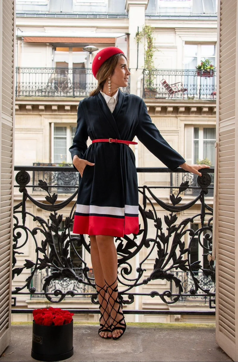 Robe manteau J.W Anderson avec chemise blanche