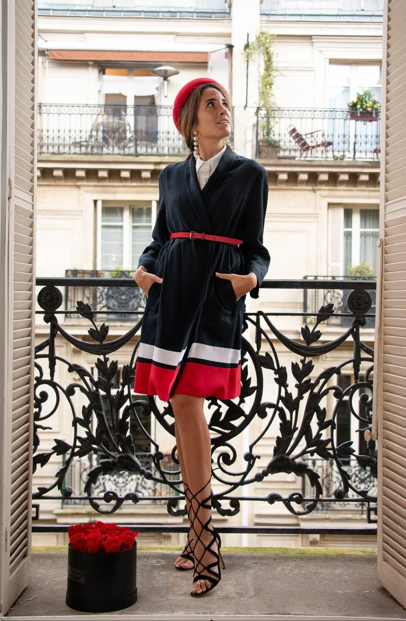 Robe manteau J.W Anderson avec chemise blanche