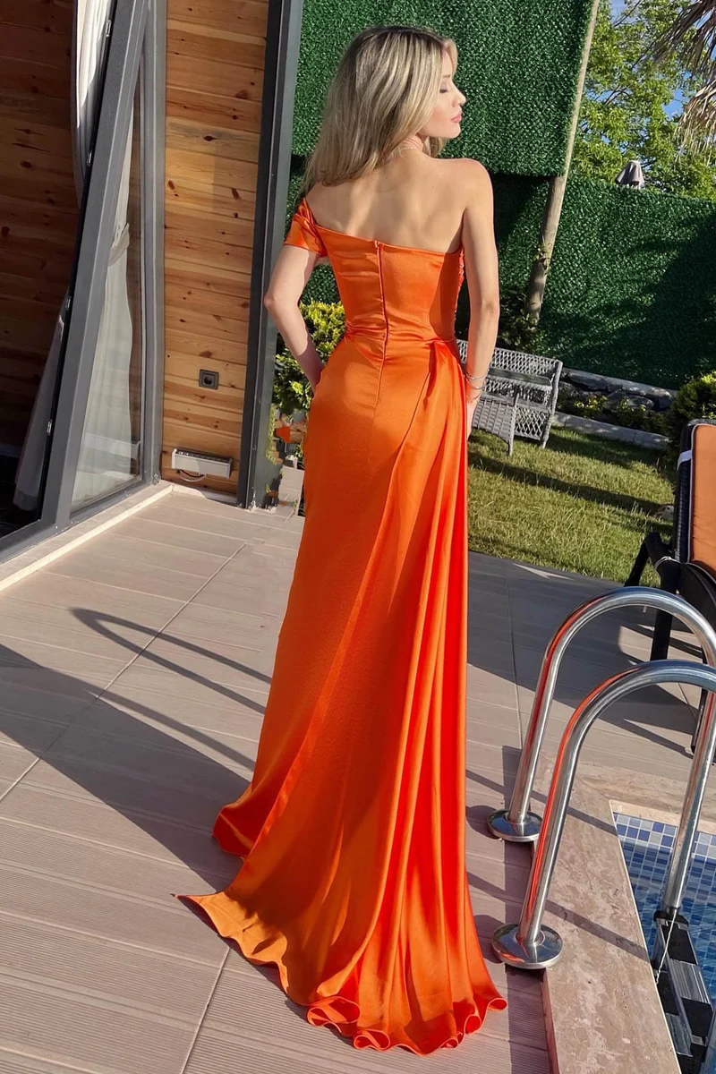 Robe de bal sirène orange élégante à une épaule avec volants perlés et fente