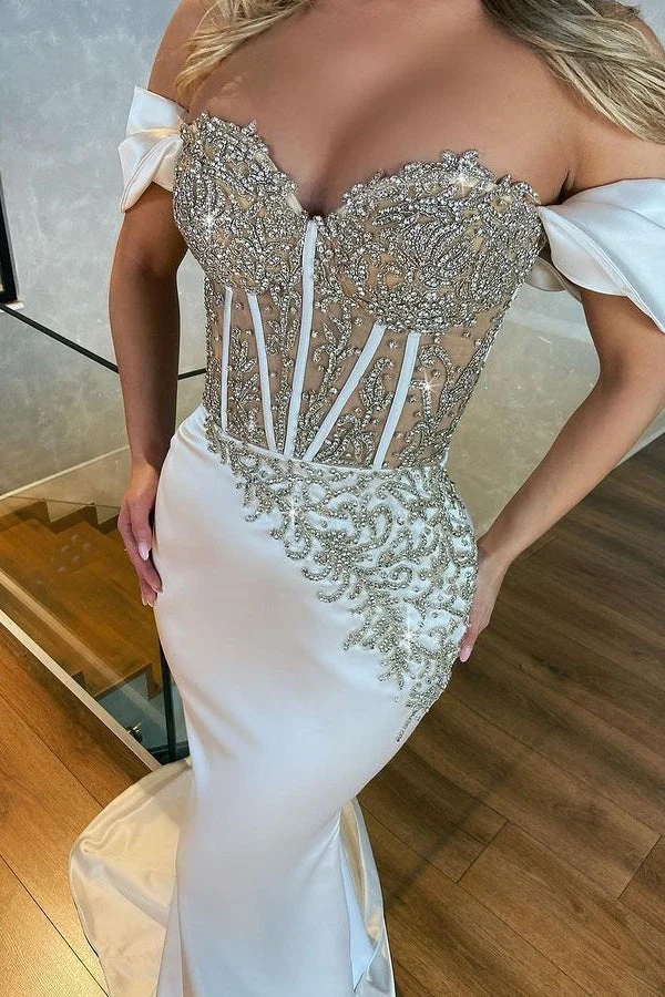 Robe de bal sirène blanche élégante à épaules dénudées avec des applications scintillantes et une longue traîne