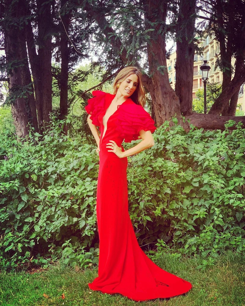 Robe longue du soir rouge à volants
