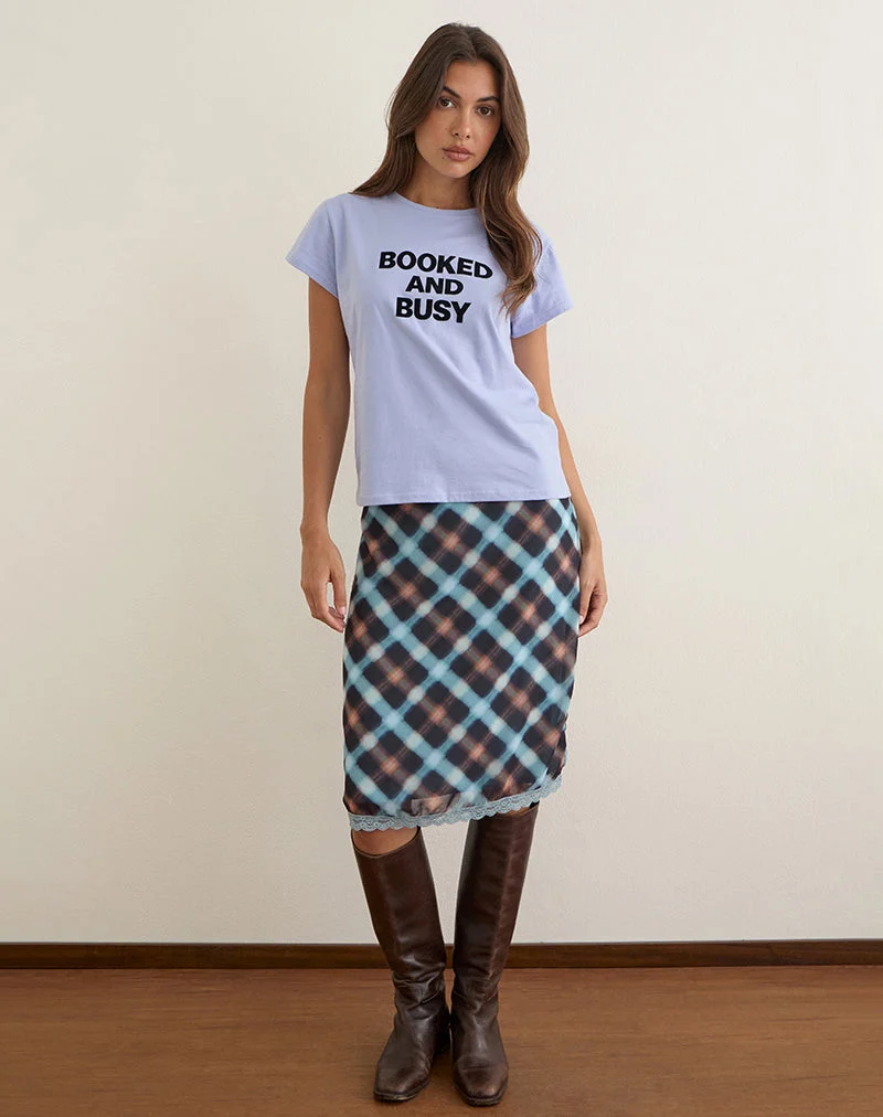 T-shirt ample Clio, couleur lilas, avec le slogan « Booked and Busy »