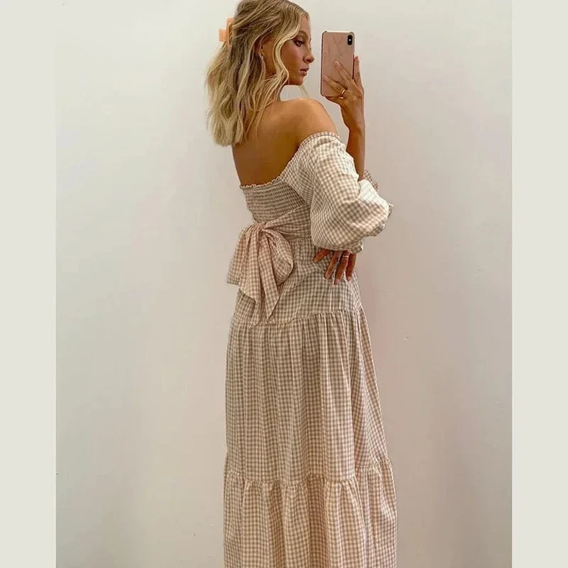 Robe été midi motif carreaux col carré
