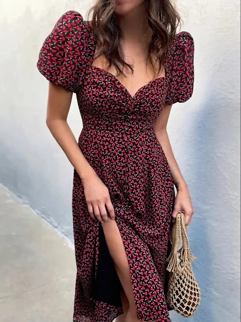 Robe fleurie fendue manches courtes bouffantes