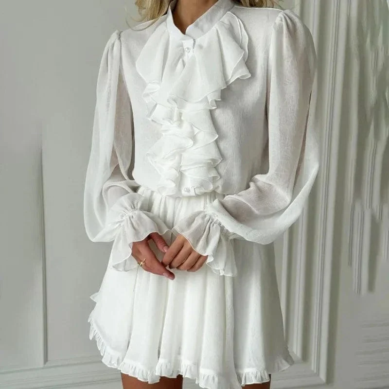 Robe courte blanche à manches longues