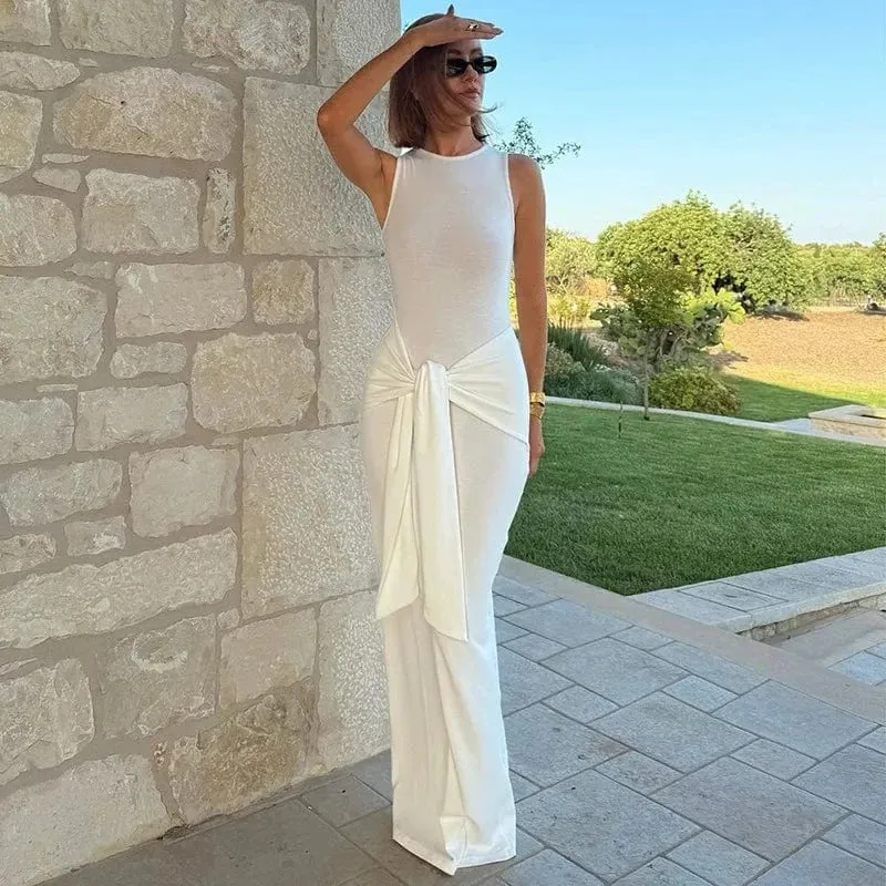 Robe blanche longue moulante sans manches