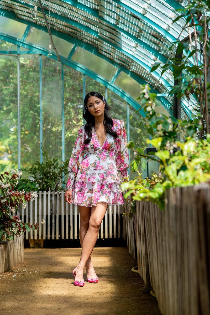 Robe courte à volants fleuris