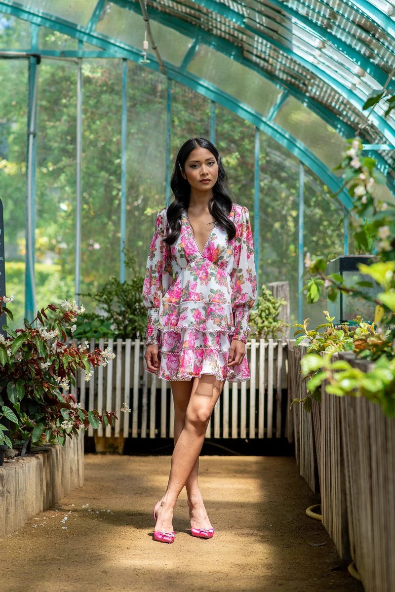 Robe courte à volants fleuris