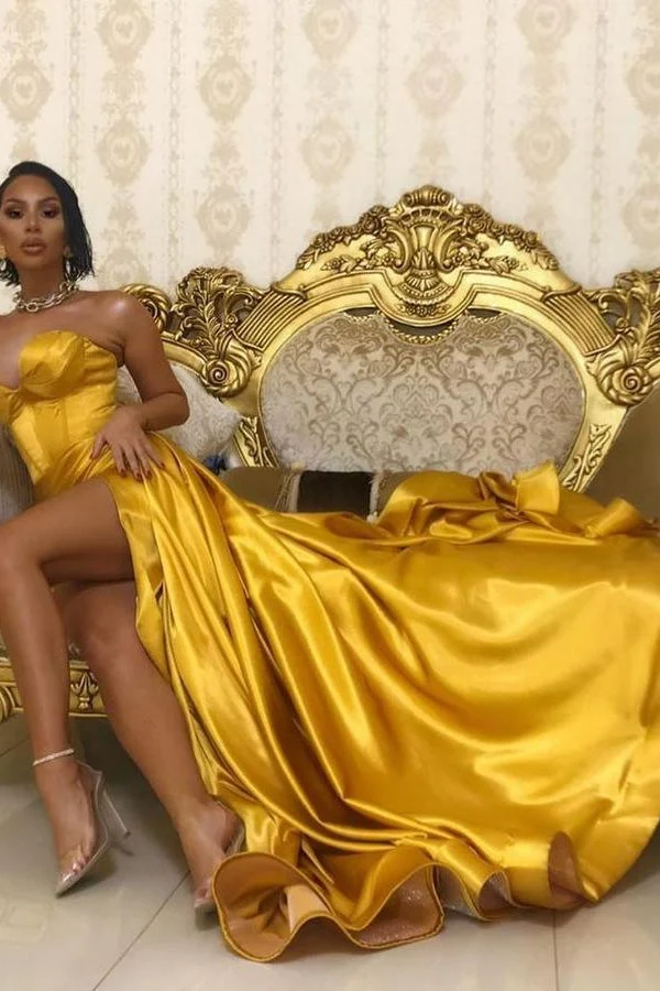 Robe de bal élégante dorée à décolleté en cœur avec fente haute et traîne fluide