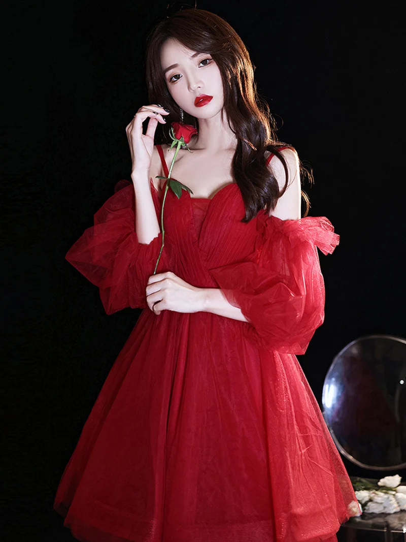 Robe de bal courte en tulle rouge élégante à col en cœur pour le retour à la maison