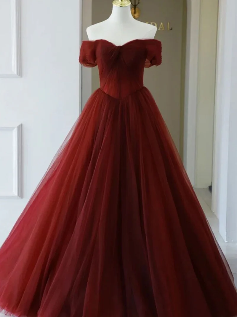 Superbe robe de bal bordeaux trapèze en tulle, longueur au sol, avec dos lacé