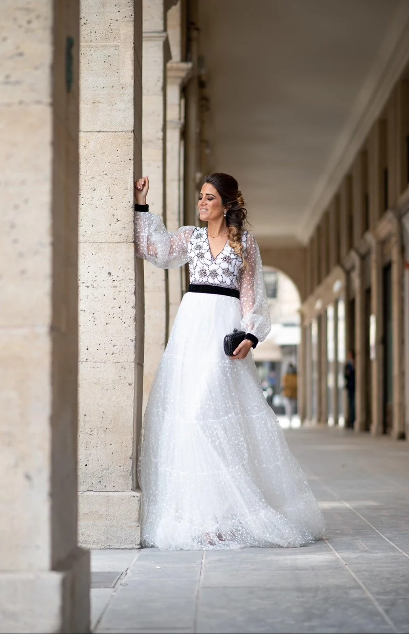 Robe Liban blanche à broderies noires