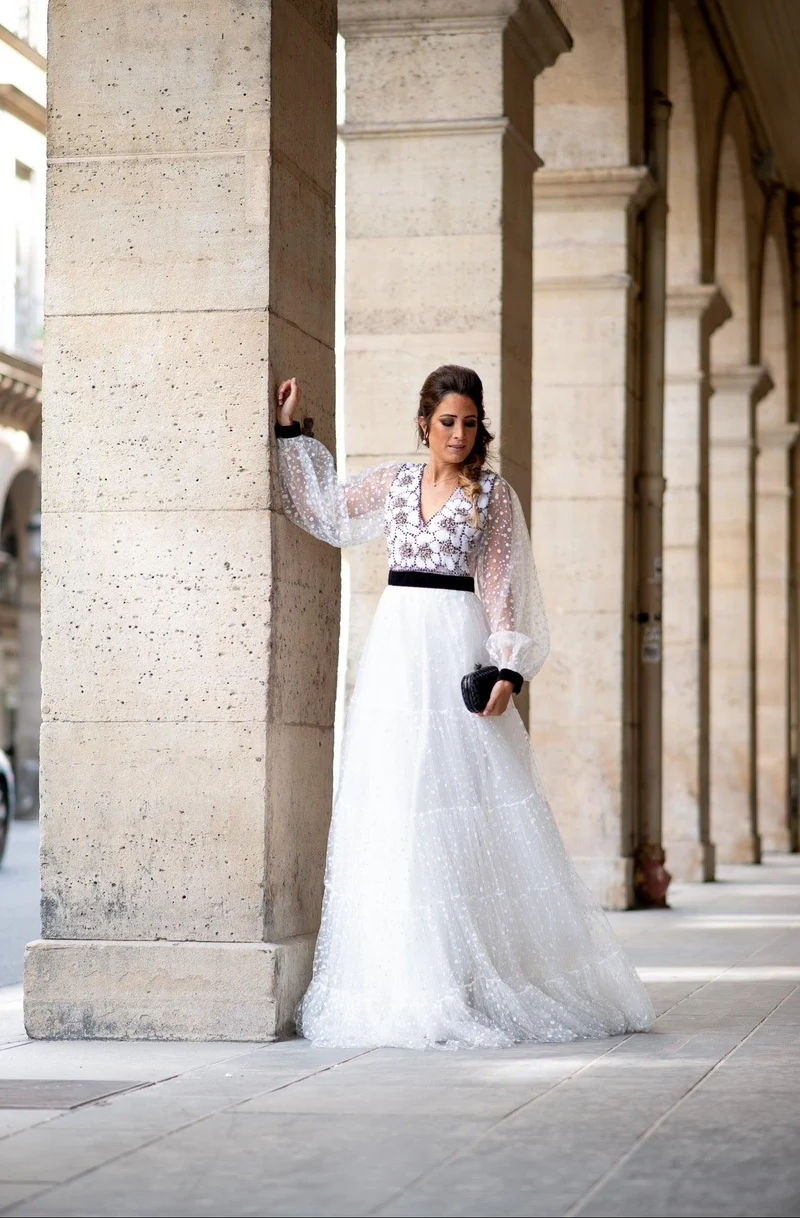 Robe Liban blanche à broderies noires