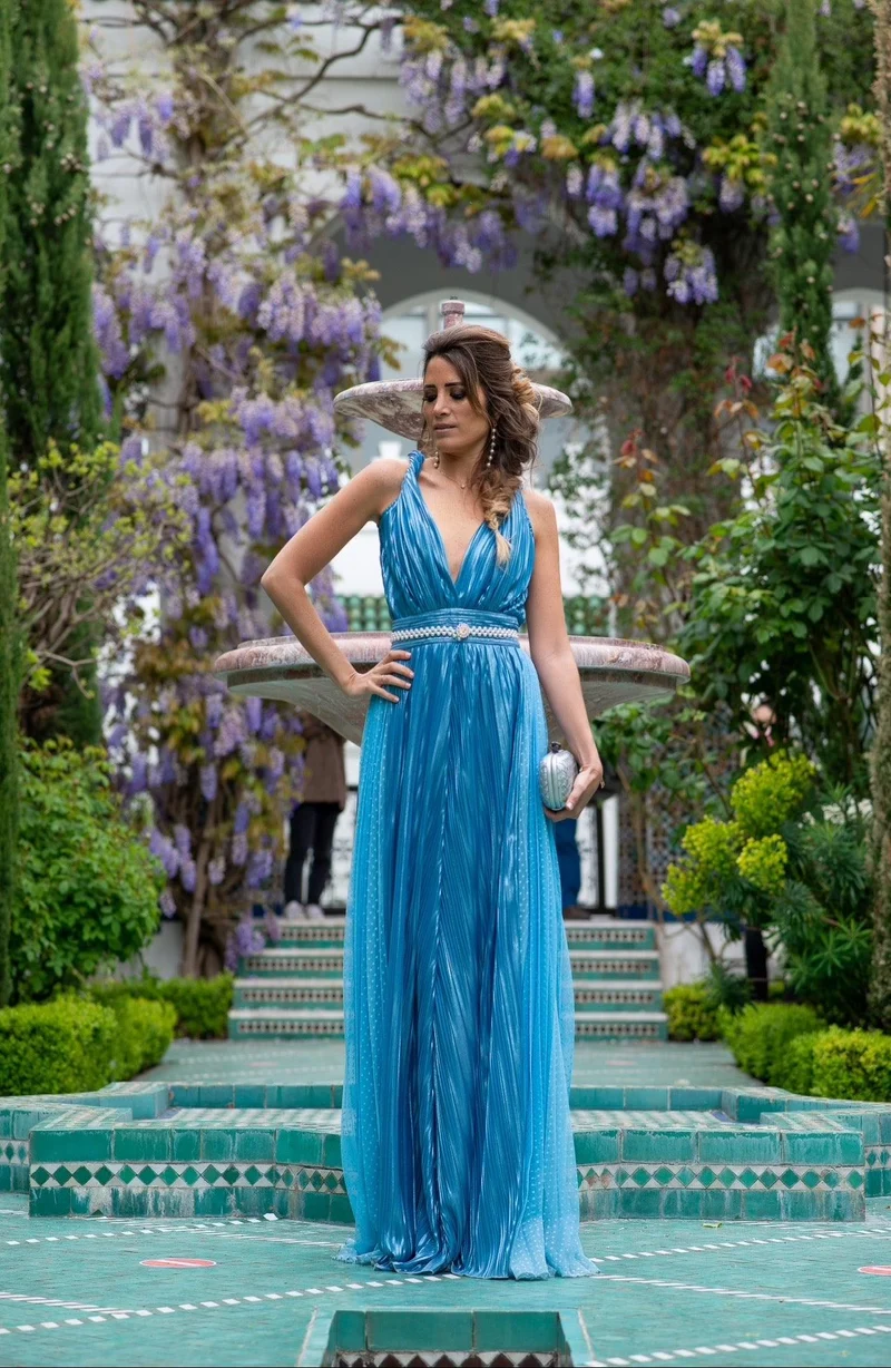 Robe longue en mousseline et plumetis de soie bleu
