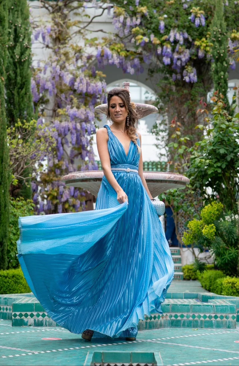 Robe longue en mousseline et plumetis de soie bleu