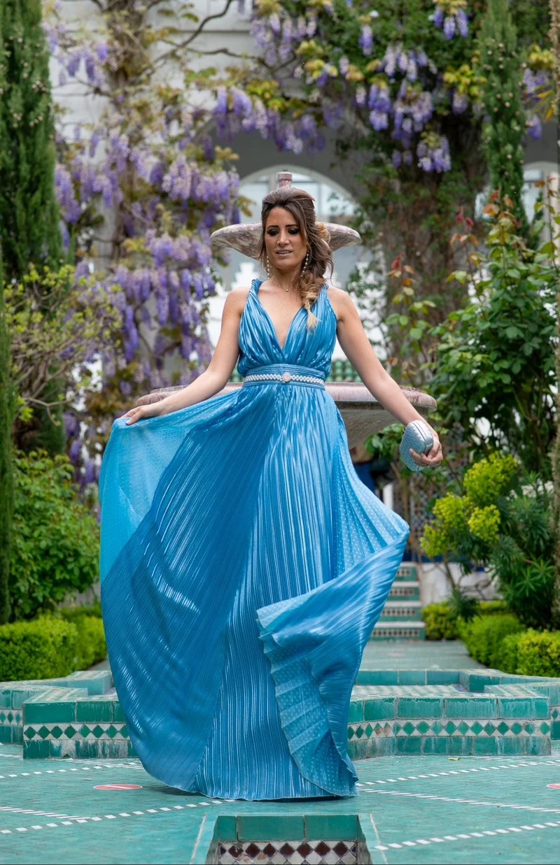Robe longue en mousseline et plumetis de soie bleu