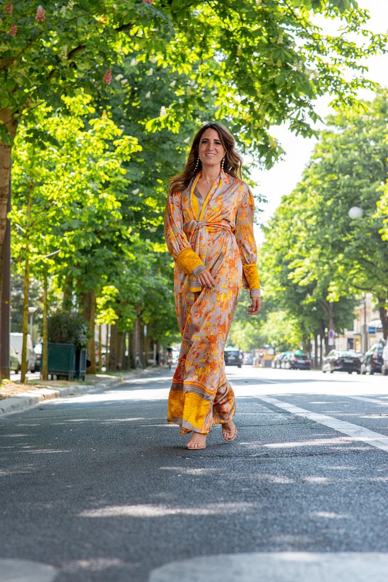 Robe longue en soie orange imprimée