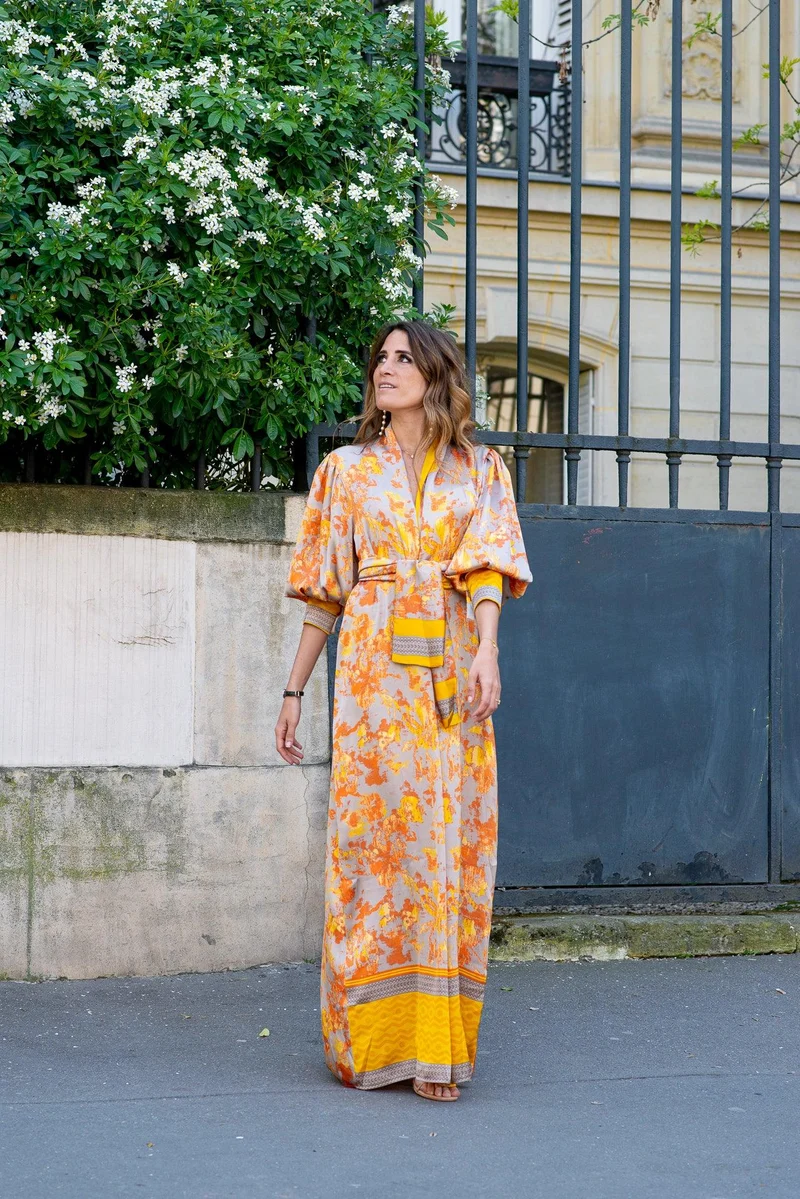 Robe longue en soie orange imprimée