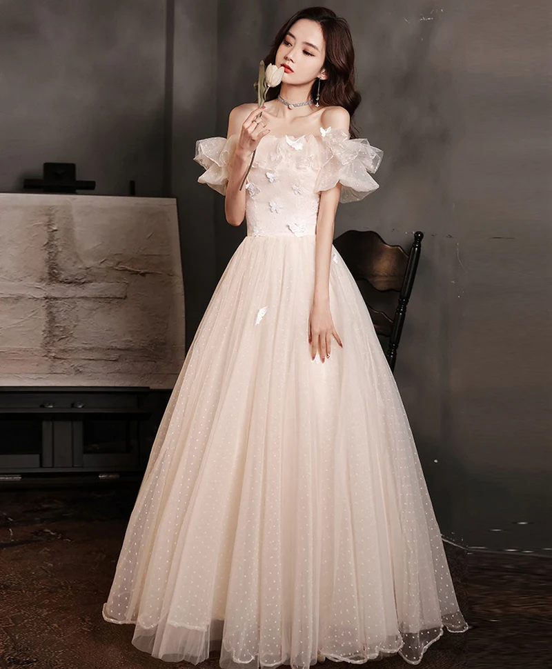 Robe de bal longue élégante en tulle champagne et dentelle à épaules dénudées