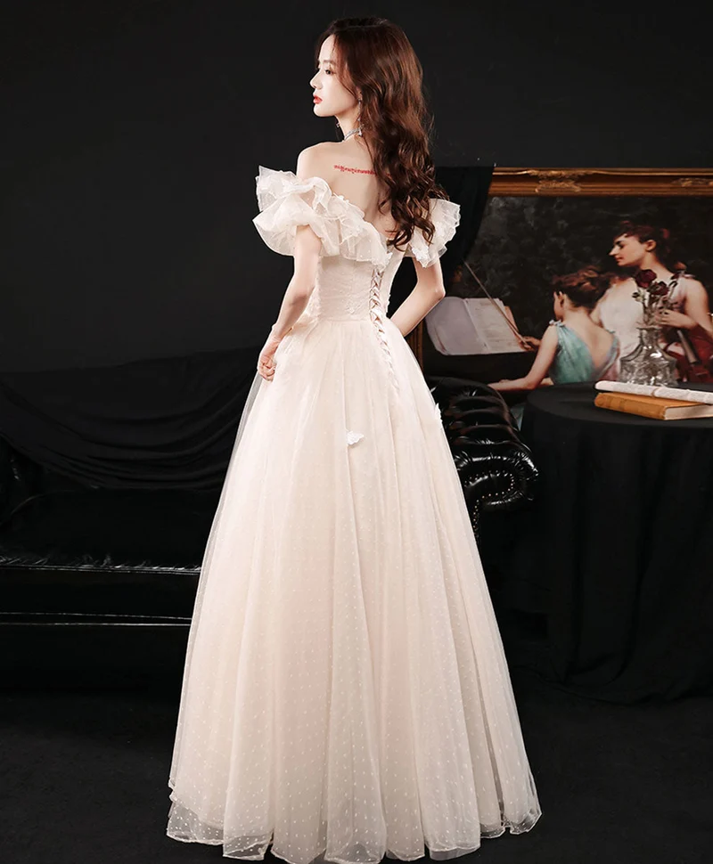 Robe de bal longue élégante en tulle champagne et dentelle à épaules dénudées