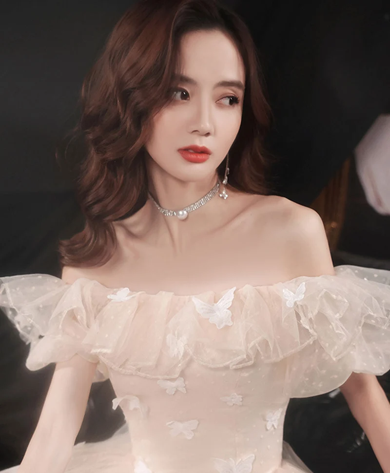 Robe de bal longue élégante en tulle champagne et dentelle à épaules dénudées