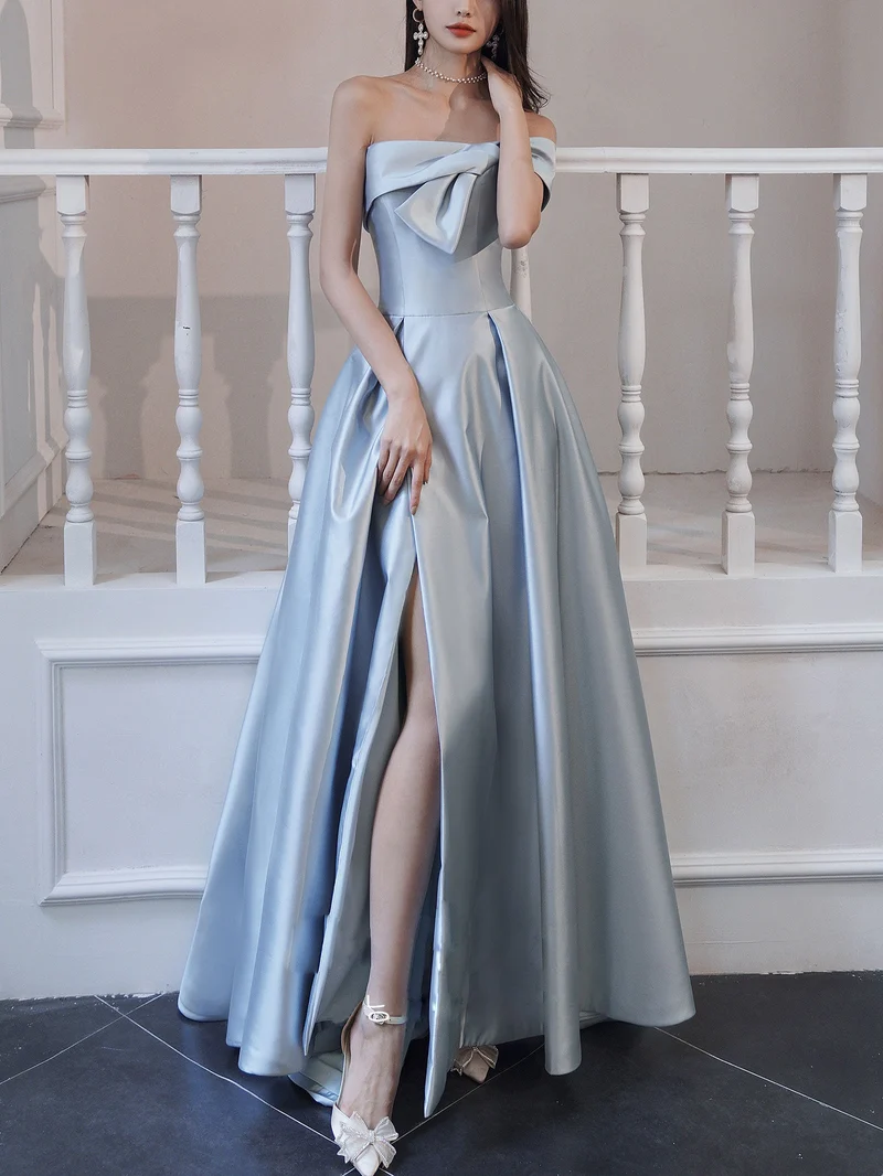 Superbe robe de bal longue en satin bleu