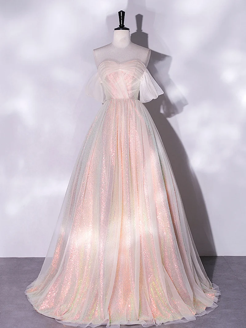 Robe de bal trapèze rose en tulle à épaules dénudées
