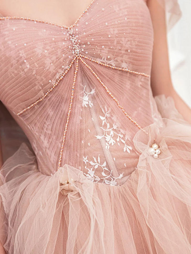 Robe de bal longue en tulle rose à col en cœur