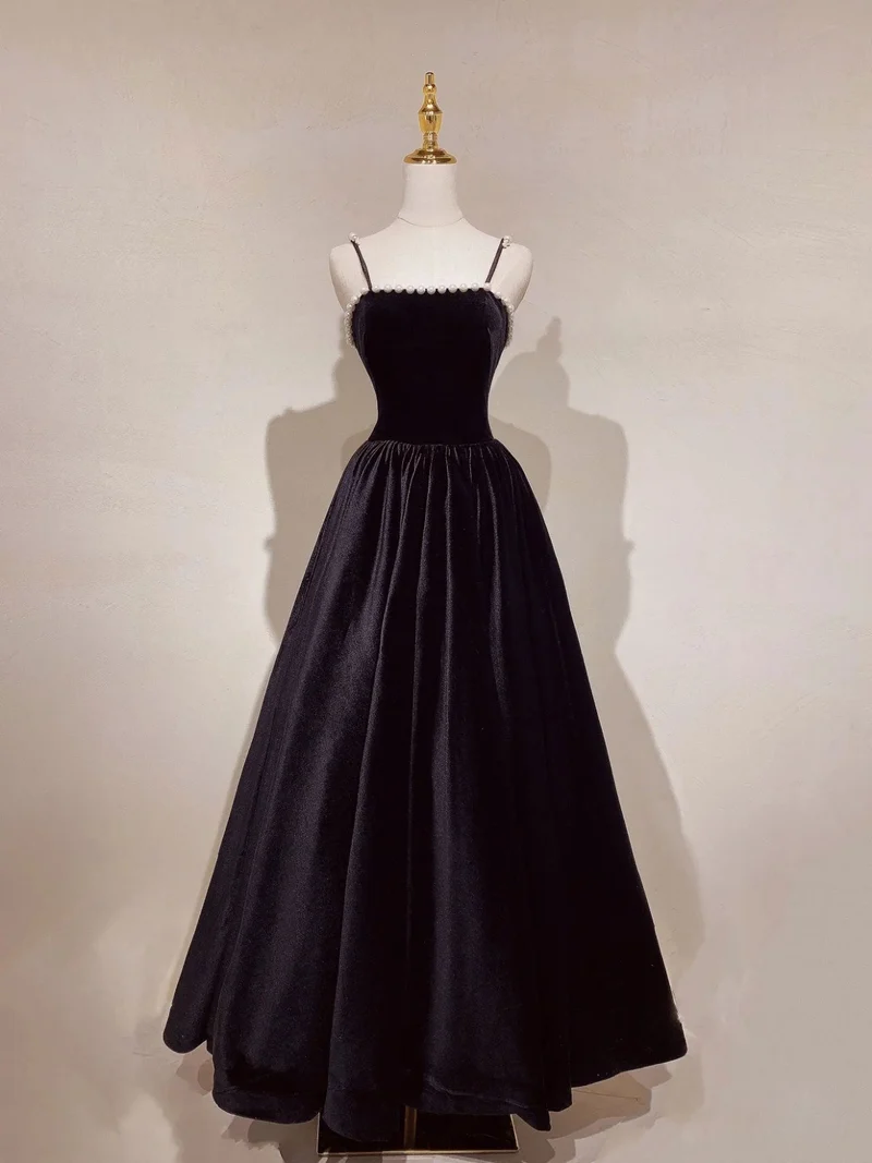 Robe de bal longue en velours noir Aline