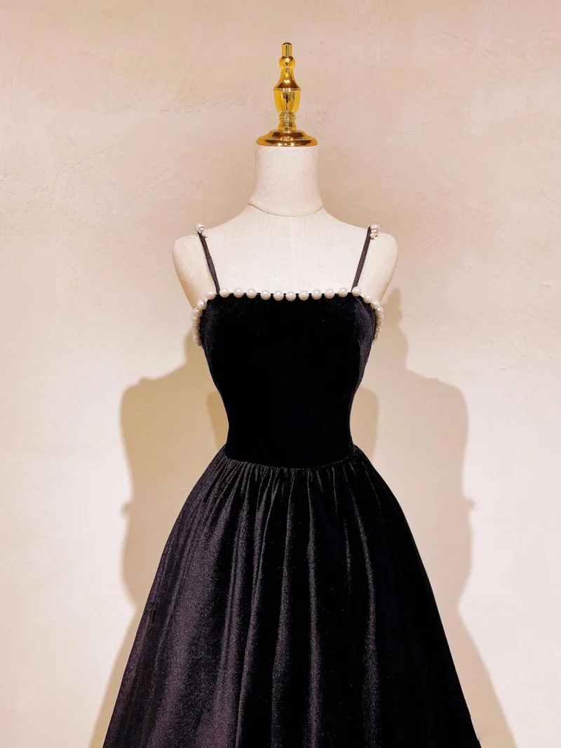 Robe de bal longue en velours noir Aline