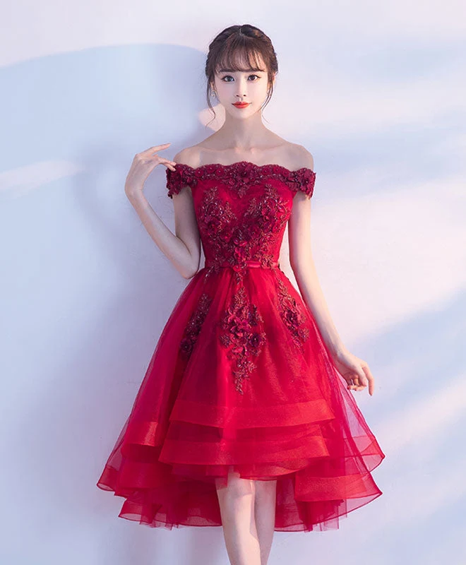 Robe de soirée courte en tulle et dentelle bordeaux