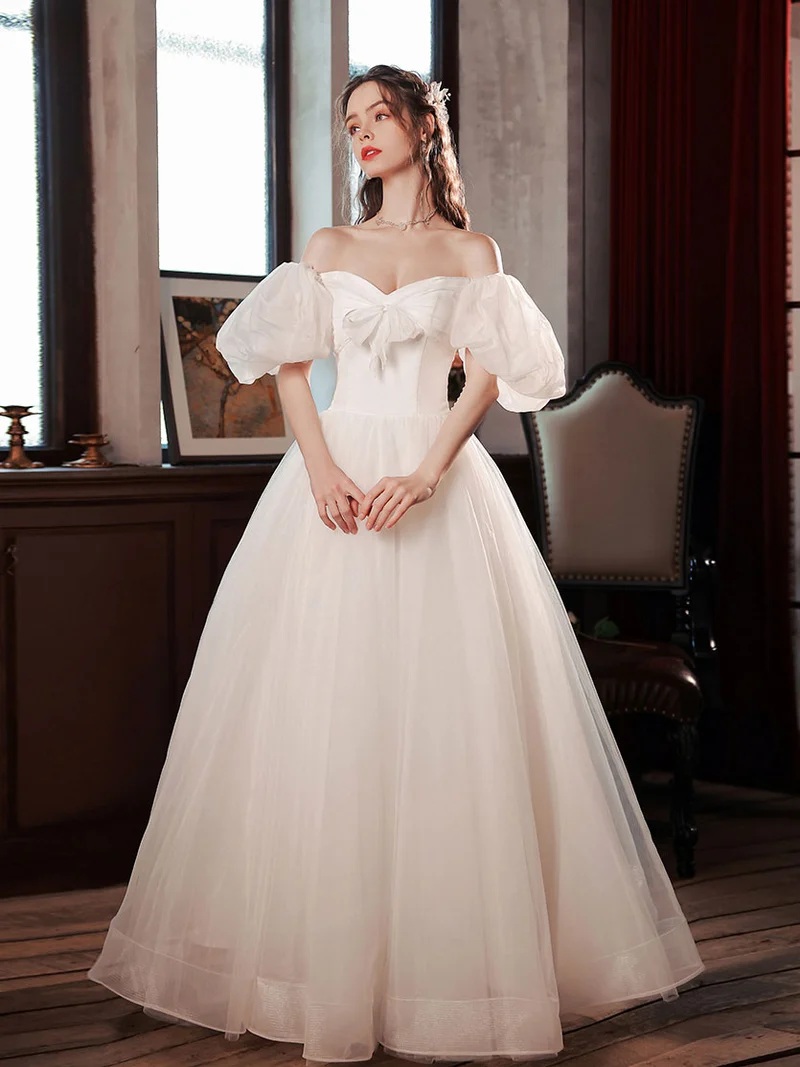 Robe de bal longue en tulle blanc à manches bouffantes, idéale pour les 16 ans