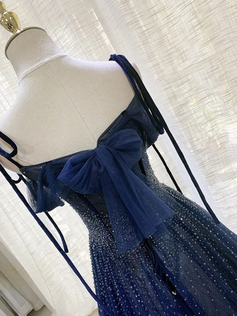 Superbe robe de soirée longue en tulle bleu foncé à paillettes