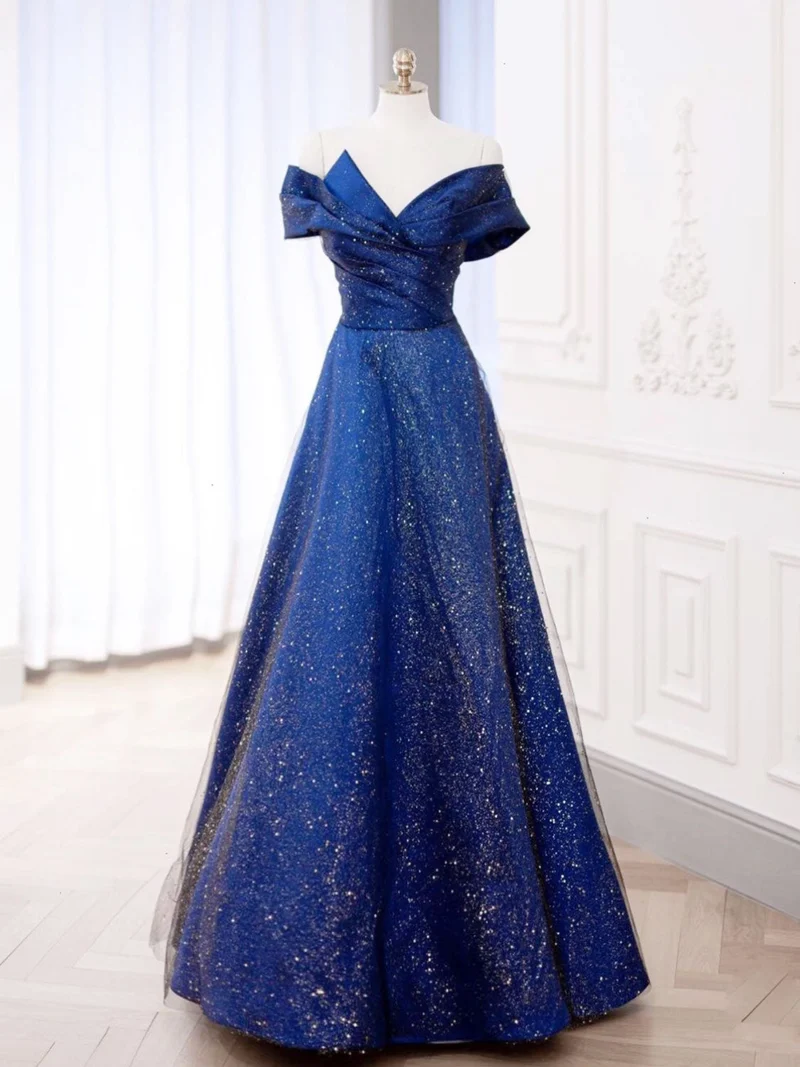 Robe de soirée élégante en tulle et satin bleu foncé