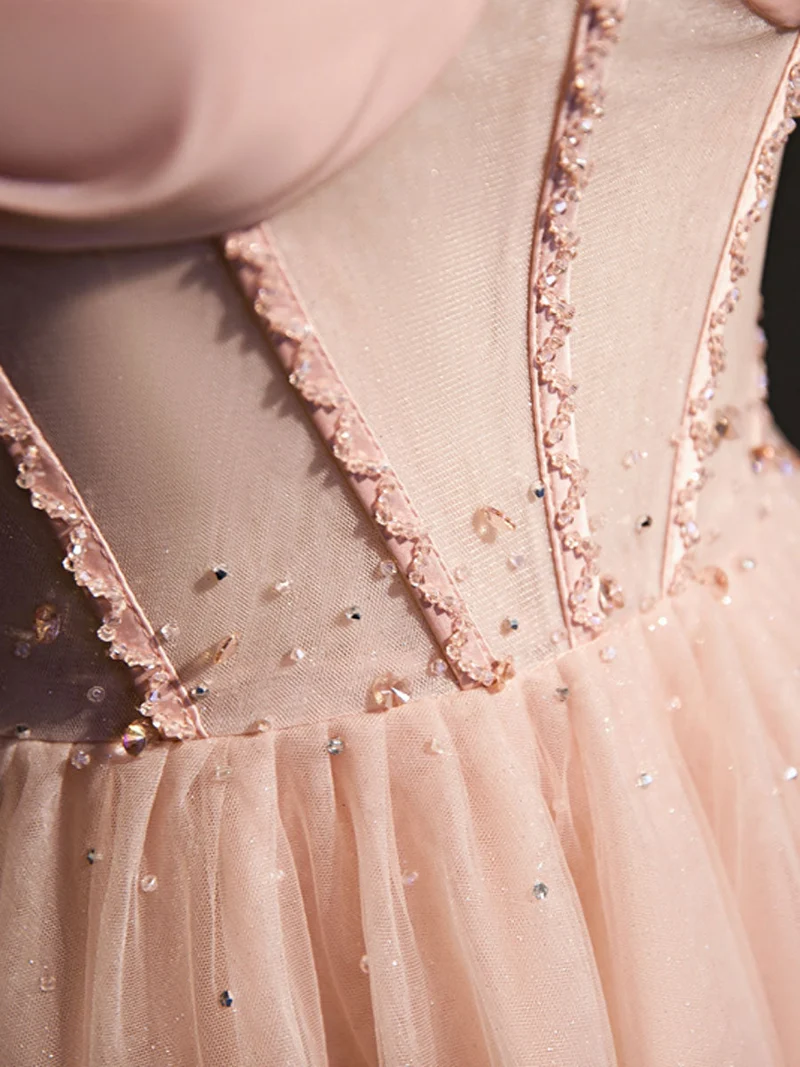 Robe de bal longue transparente en tulle rose à épaules dénudées