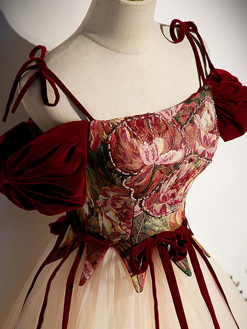 Robe de bal coupe A à manches longues couleur champagne