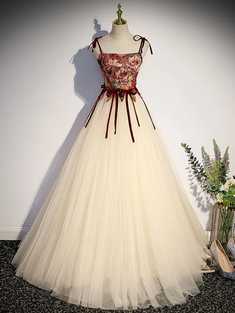 Robe de bal coupe A à manches longues couleur champagne