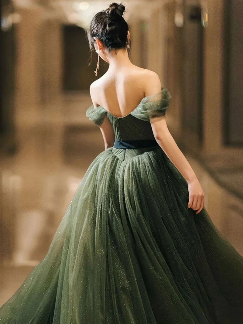 Superbe robe de soirée longue en tulle vert pour femme
