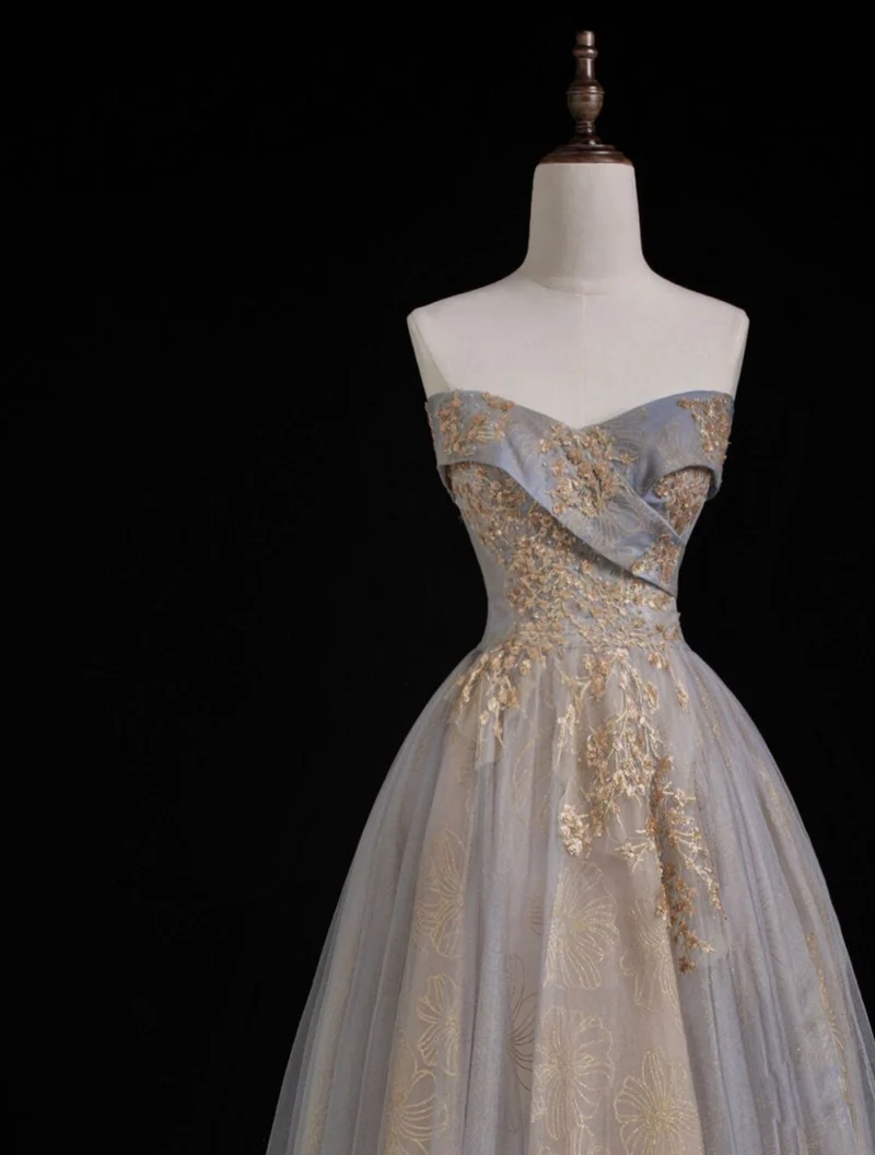 Robe de bal longue grise et bleue élégante avec décolleté en cœur