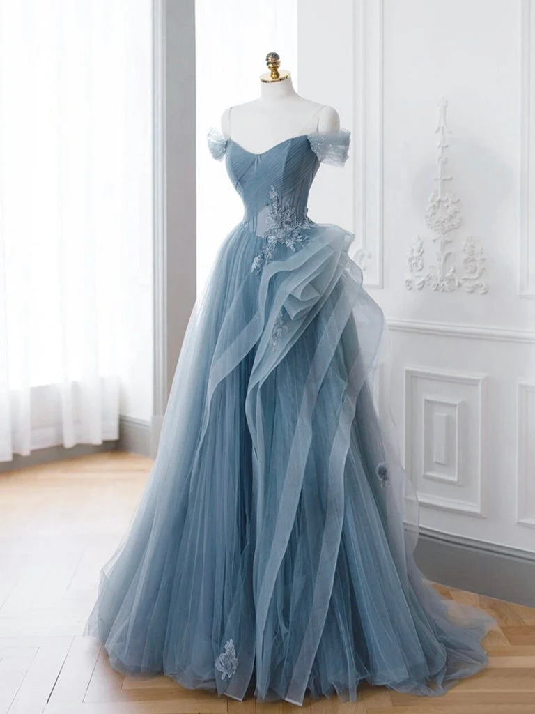 Robe de bal élégante en tulle et dentelle, coupe trapèze, épaules dénudées, gris et bleu