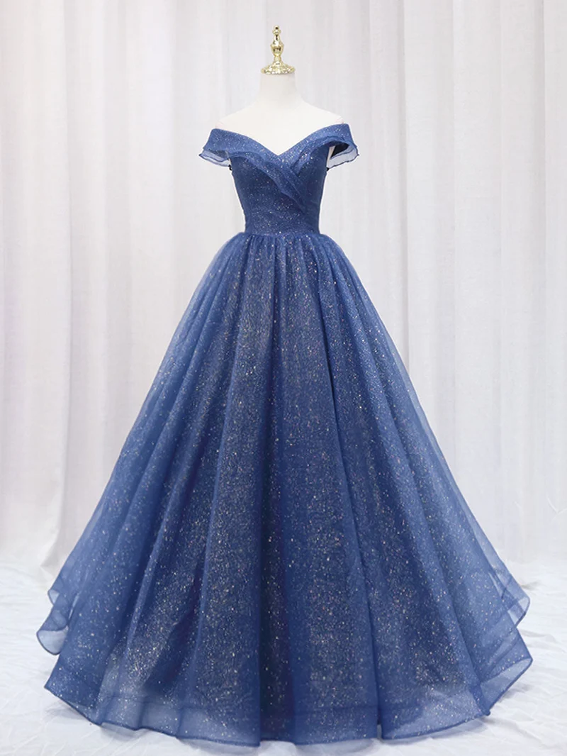 Robe de bal longue bleu foncé à épaules dénudées et coupe trapèze en tulle brillant