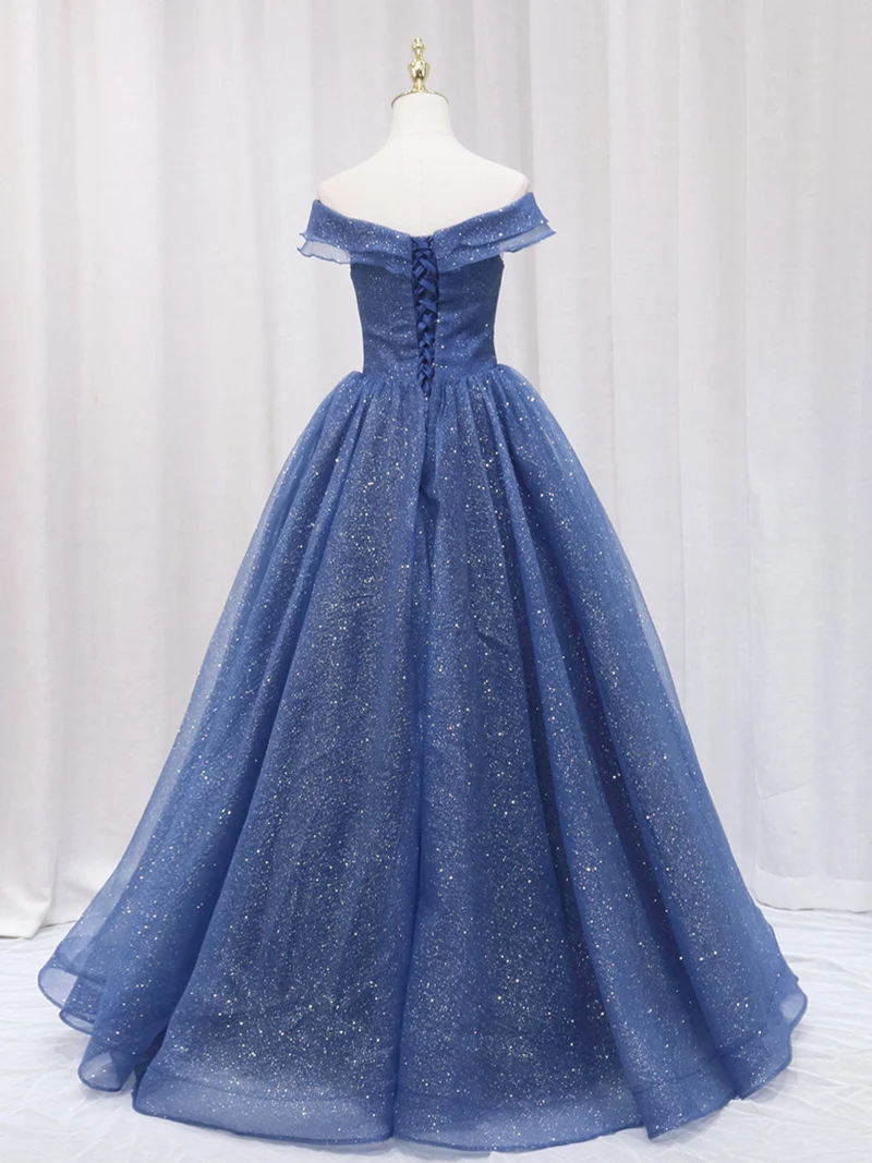 Robe de bal longue bleu foncé à épaules dénudées et coupe trapèze en tulle brillant