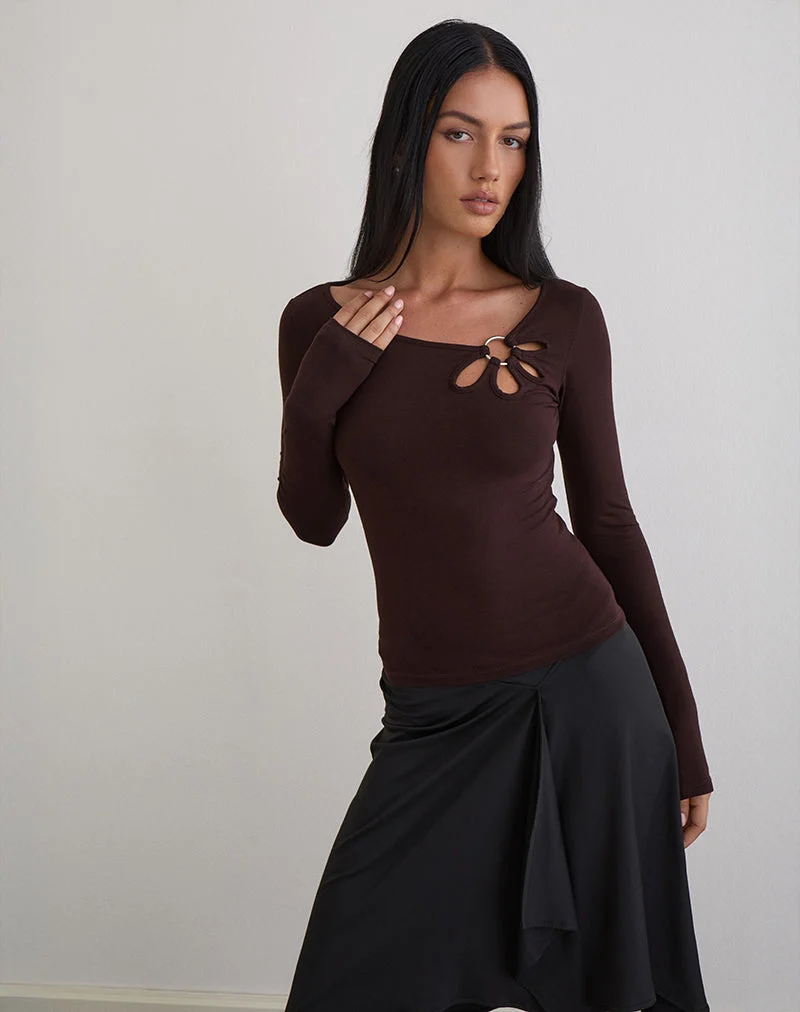 Donela Long Sleeve Top with Flower Ring in Bitter Chocolate (Top à manches longues avec anneau de fleur en chocolat amer)