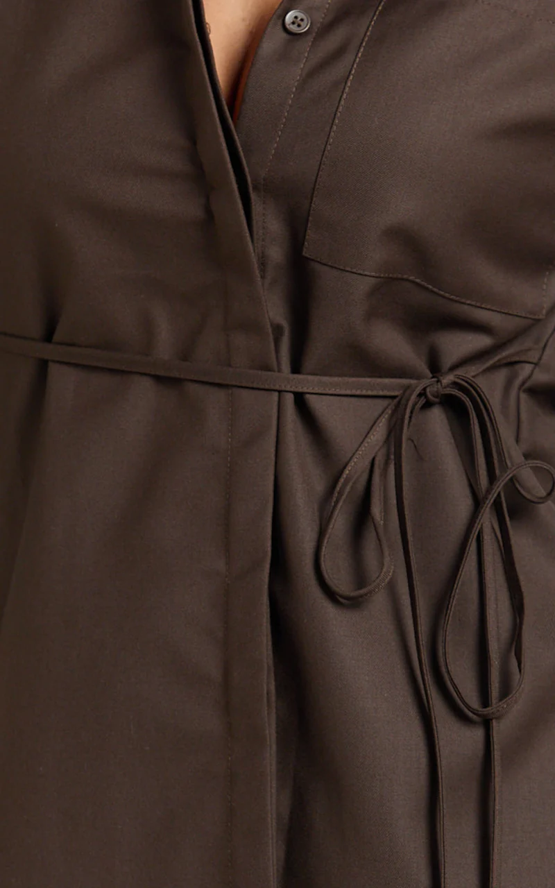 Dale Top - Collared Power Shoulder With Waist Tie Shirt in Chocolate
