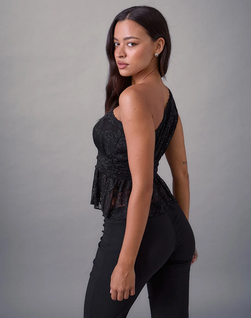 Sayong One Shoulder Top in Floral Lace Black (Top asymétrique en dentelle florale)