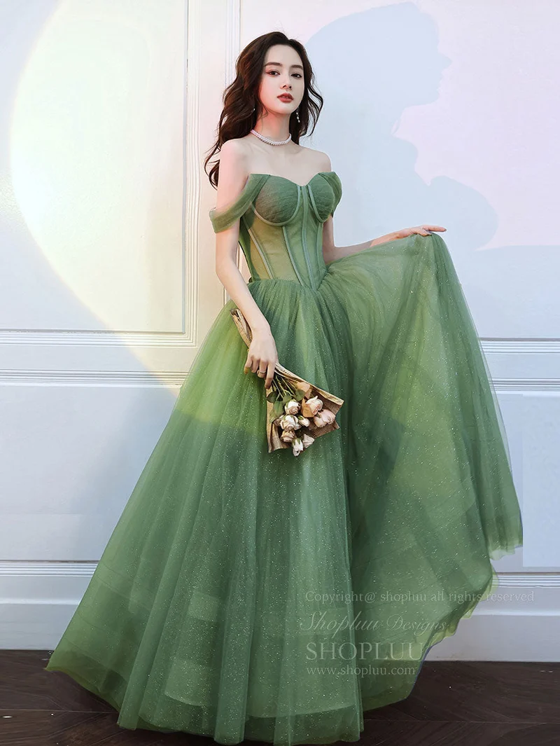 Robe de bal longue en tulle vert à col en cœur