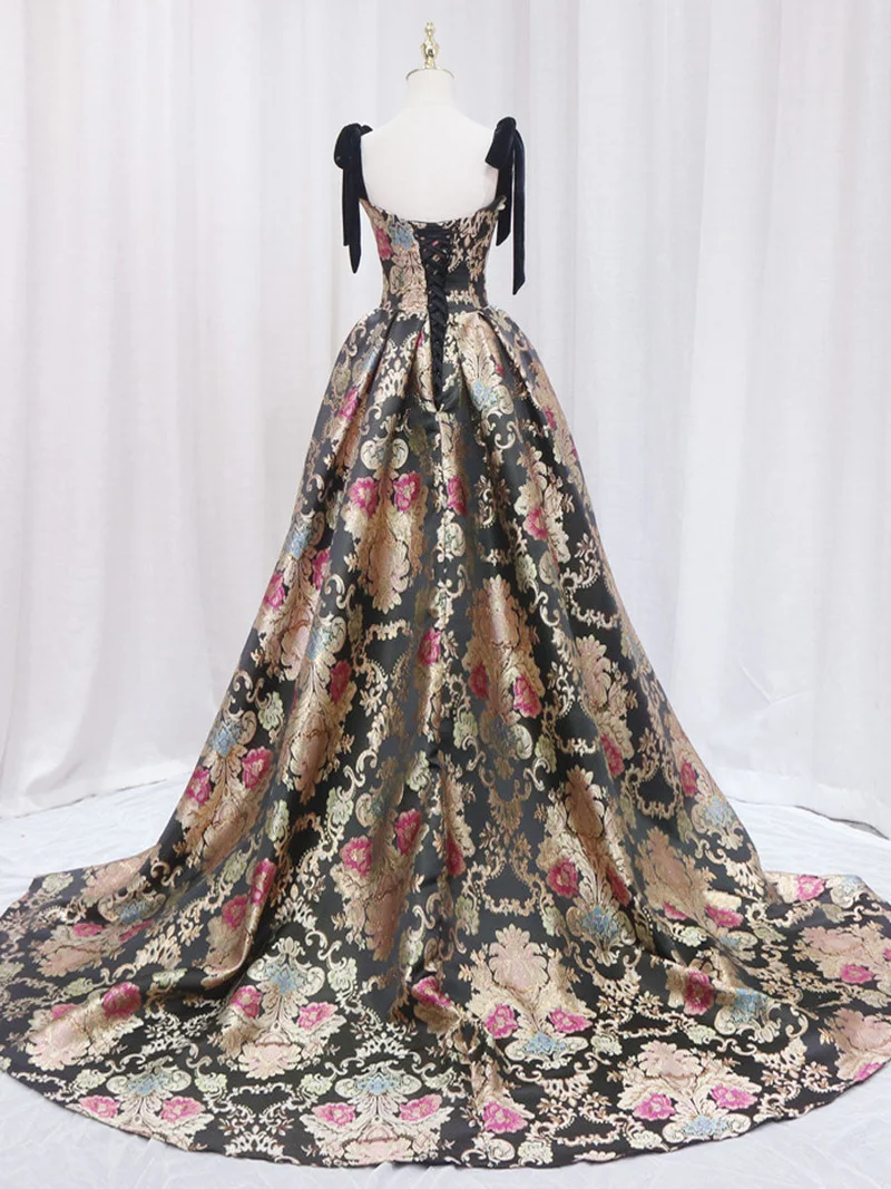 Robe de soirée longue noire en satin coupe trapèze