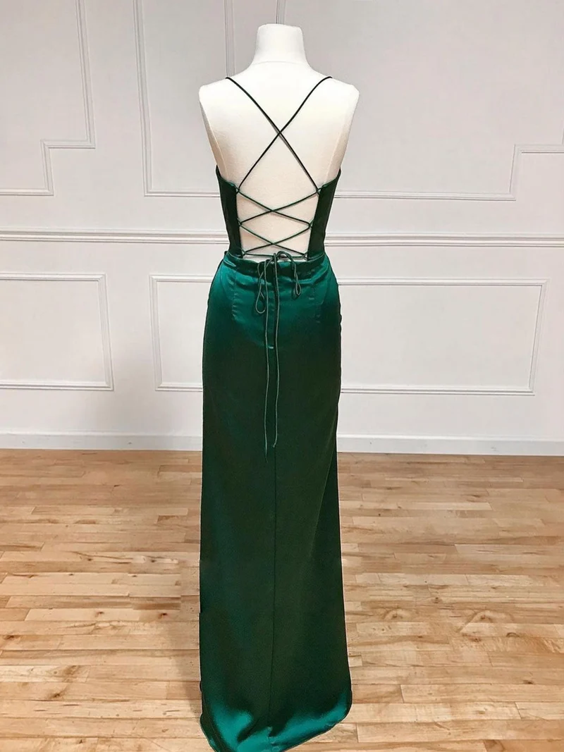 Superbe robe de bal longue en satin vert à col en cœur