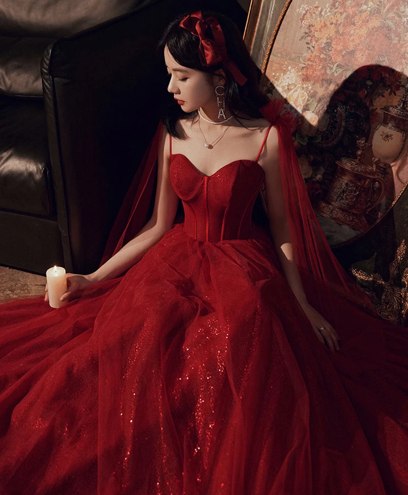Robe de bal longue en tulle bordeaux