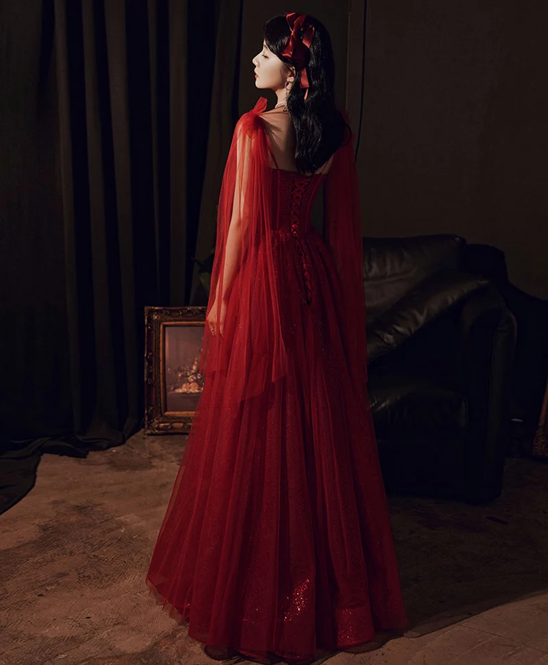 Robe de bal longue en tulle bordeaux